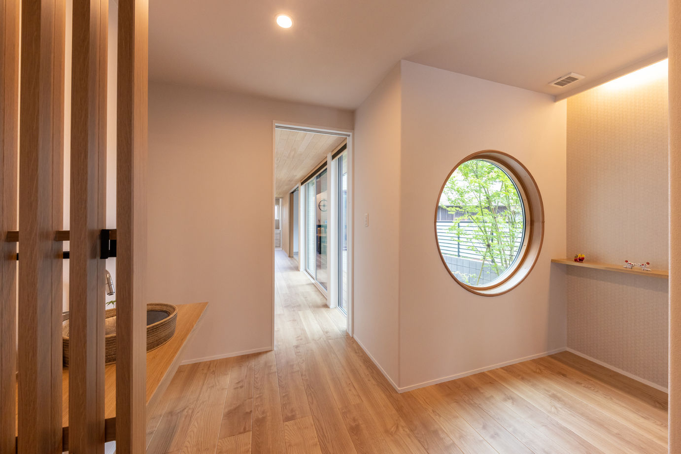 フォルトーナ インナーガレージが目を惹く和モダンの住まい。中庭から陽の光、四季の移ろいを感じるの建築実例画像7