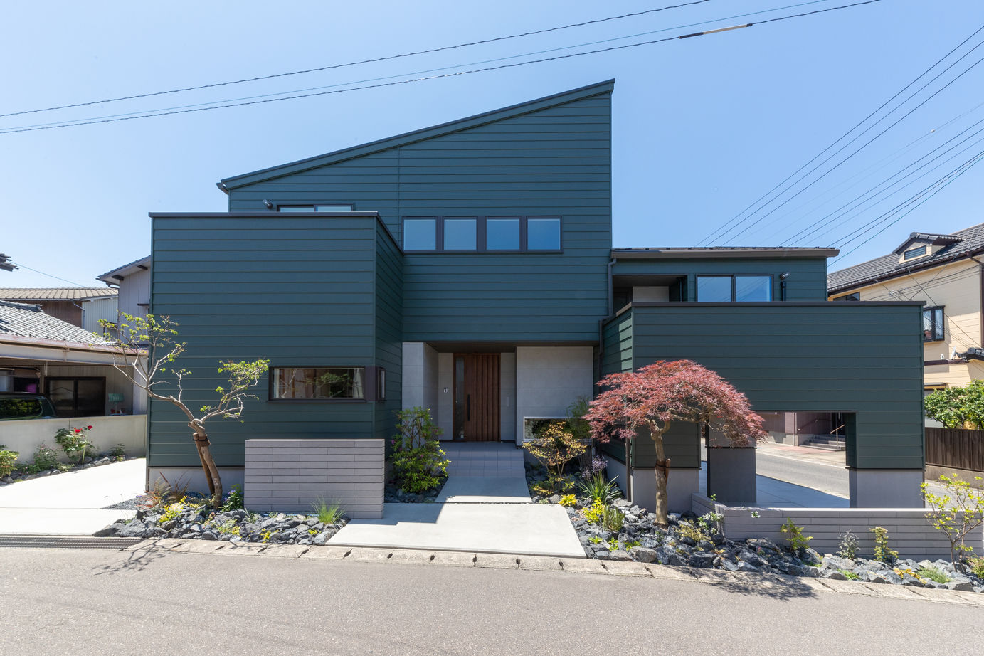 フォルトーナ インナーガレージとクールな外観が目を惹くZEH住宅の建築実例画像9