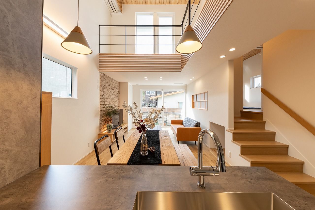 フォルトーナ 独立型の書斎とたっぷり本が収納できるホールに設けた書斎。ゆったり寛げる空間と集中できる間取りの住まいの建築実例画像3