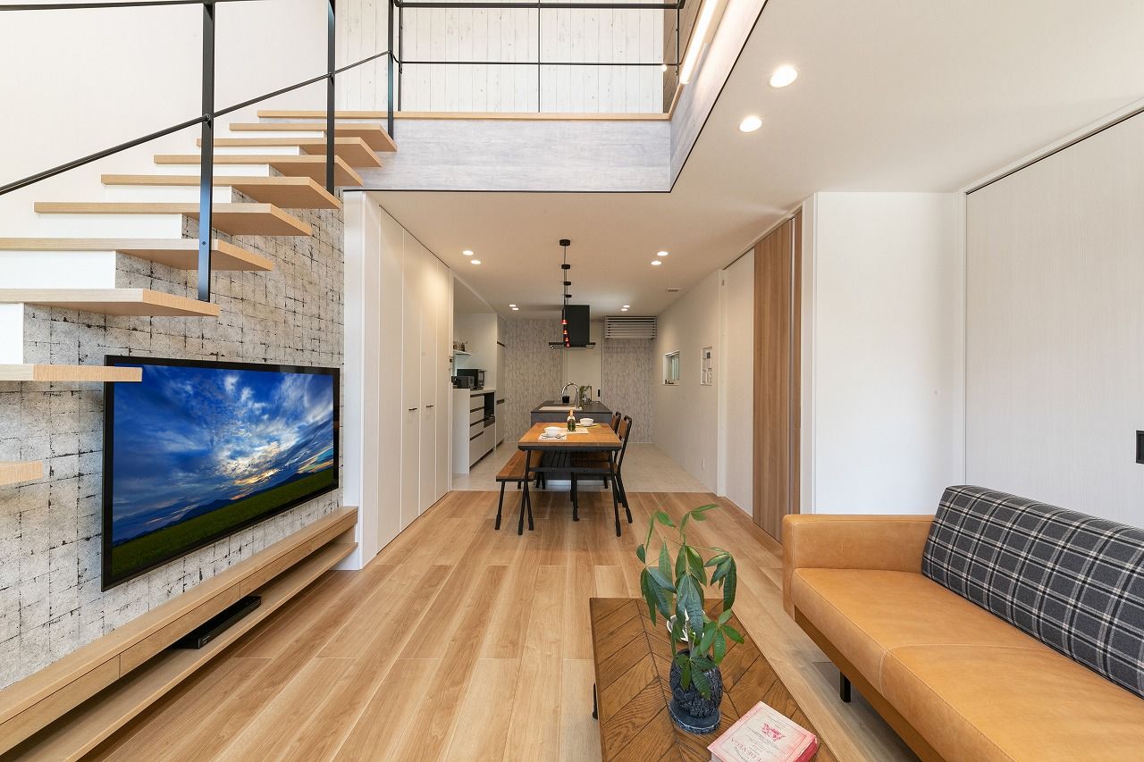 フォルトーナ 敷地を最大限に活用し、広さと暮らしやすさを叶えた住まい。吹き抜けが創り出す開放的な空間で癒される毎日の建築実例画像2