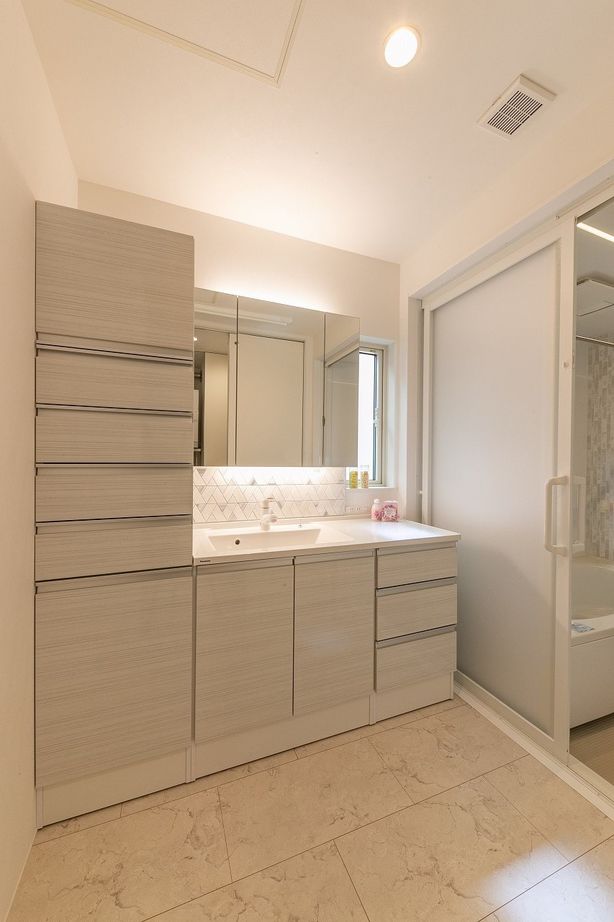 フォルトーナ 敷地を最大限に活用し、広さと暮らしやすさを叶えた住まい。吹き抜けが創り出す開放的な空間で癒される毎日の建築実例画像7