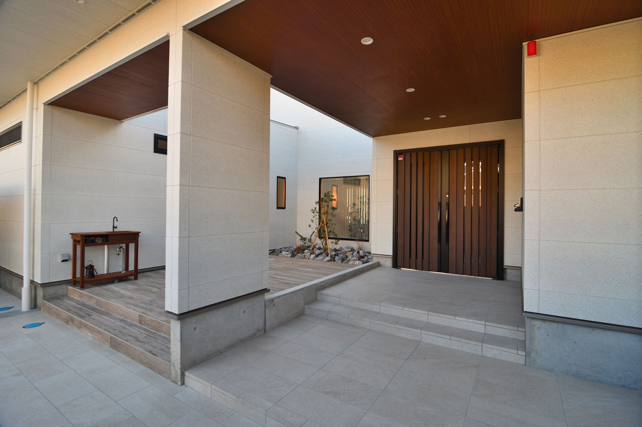 ジェイ・ケイ・ハウス（いわき・北茨城） 【いわき／ウッドデッキ／24時間換気システム】吹き抜けが開放的な広々リビングの家の建築実例画像2