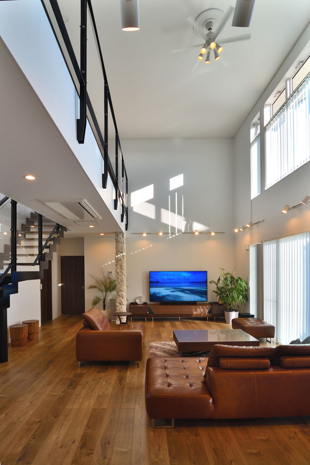 ジェイ・ケイ・ハウス（いわき・北茨城） 【いわき／ウッドデッキ／24時間換気システム】吹き抜けが開放的な広々リビングの家の建築実例画像4