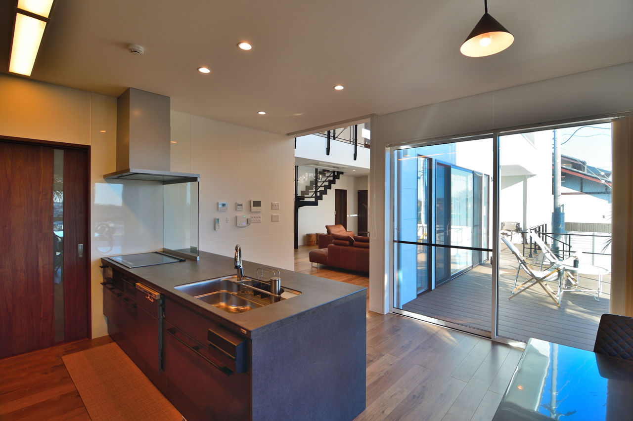 ジェイ・ケイ・ハウス（いわき・北茨城） 【いわき／ウッドデッキ／24時間換気システム】吹き抜けが開放的な広々リビングの家の建築実例画像6