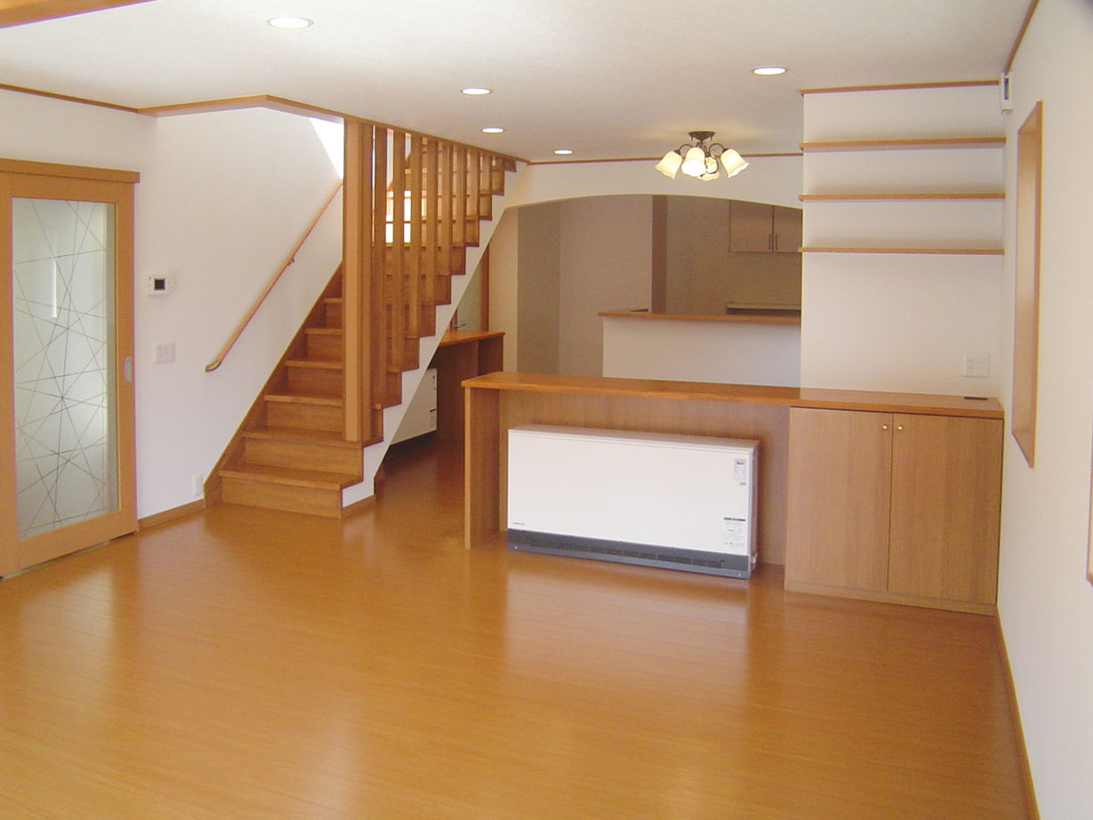 ジェイ・ケイ・ハウス（いわき・北茨城） 【いわき／カーポート／オール電化】中庭を通じて住まいの隅々まで光を採り込む南欧風デザインの家の建築実例画像4