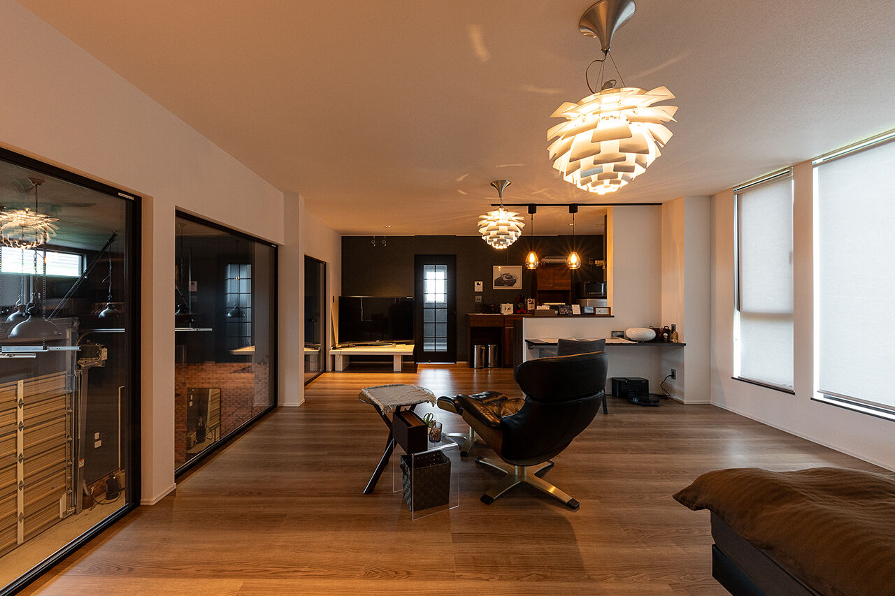 住まいるLABO 【5000万円｜ガレージハウス】「ガレージに住みたい！」オーナーの夢を忠実に再現した、愛車と共生できる家の建築実例画像4