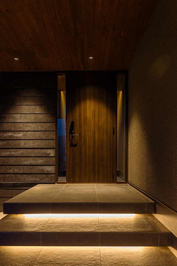 住まいるLABO 【8000万円｜ビルトインガレージ｜薪ストーブ】穏やかな季節も、厳しい季節も…いつも眼下に、海のある生活の建築実例画像9