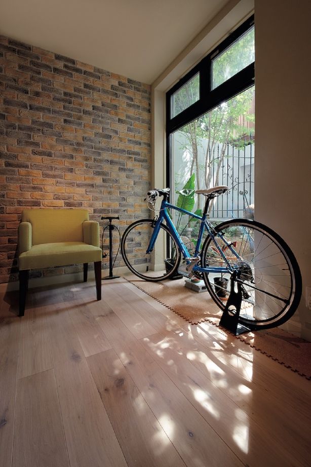 三井ホーム 【50坪台/間取り図有/ビルトインガレージ】窓からの光と緑が室内に溢れ、全館空調で家中がいつも快適の建築実例画像9