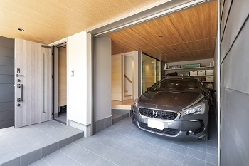 デザオ建設 【京都｜30坪台｜2000万円台｜間取り図有】ビルトインガレージと緑を借景としてデザインの建築実例画像8