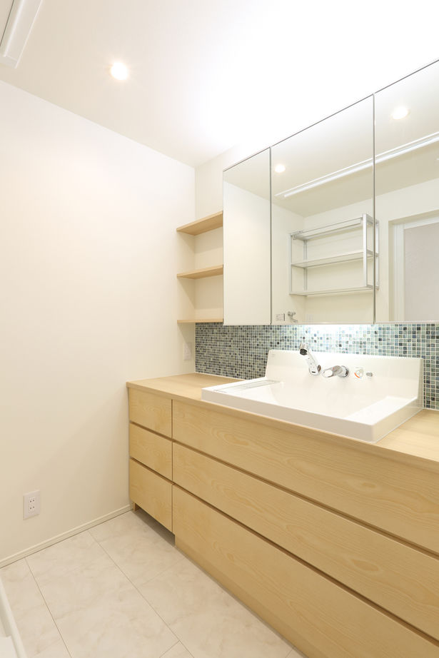 デザオ建設 【京都｜3000万円台｜30坪台｜狭小3階】敷地約21坪、間口約4mで光と風を愉しむ暮らしを実現した設計力の建築実例画像8