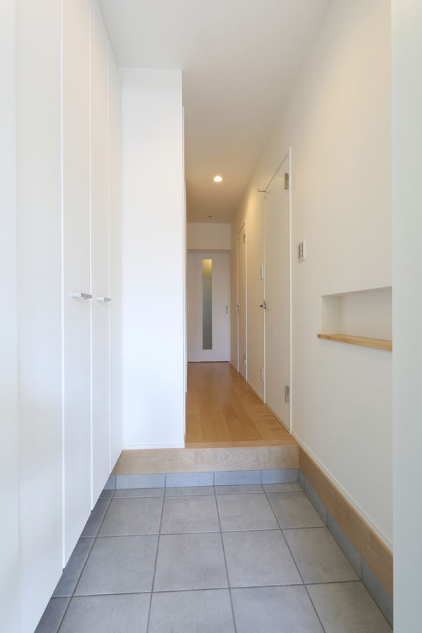 デザオ建設 【京都｜2000万円台｜約30坪｜狭小3階】目線と風が通るリビング。18坪の敷地でも開放感の中で明るく暮らすの建築実例画像7