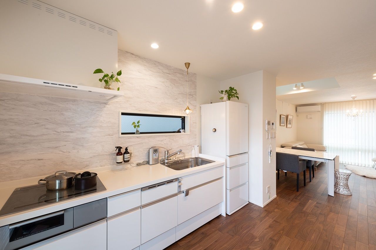 デザオ建設 【京都｜狭小｜30坪台｜2000万円台｜間取り】外観シック、室内イタリアンモダン。エリア限定で土地から計画の建築実例画像4