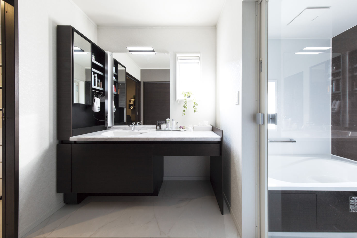 和奏建設〔わかなけんせつ〕 家の雰囲気も住み心地も満足。展示場を参考にした「隠し部屋」のある家の建築実例画像5