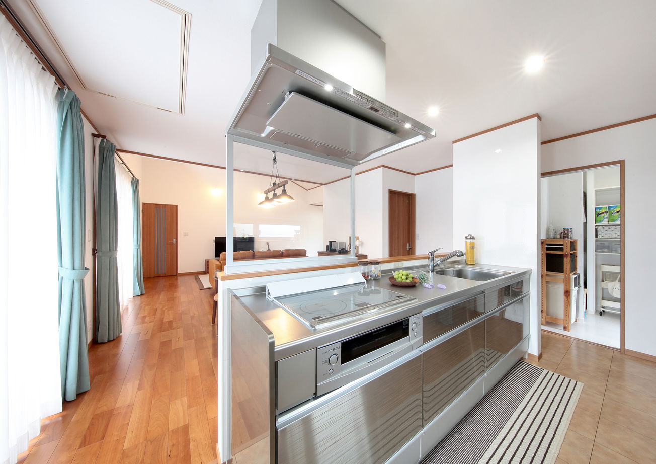 和奏建設〔わかなけんせつ〕 「階段のない暮らしで楽ですね」開放的な勾配天井の住みよい平屋の建築実例画像3