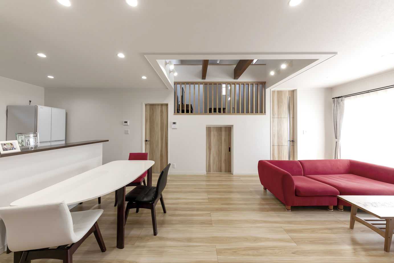 和奏建設〔わかなけんせつ〕 中2階やデッキが暮らしを彩る！外張り断熱で快適＆省エネの家の建築実例画像3