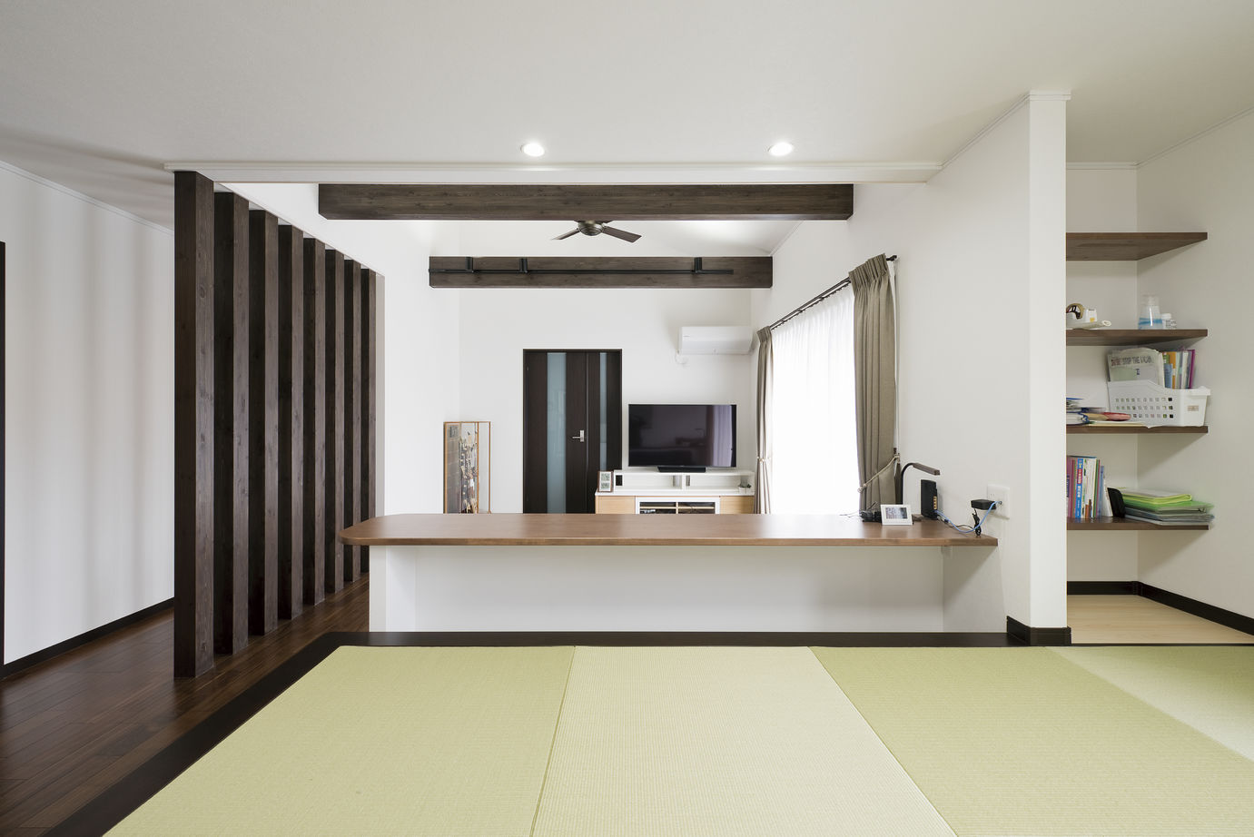 和奏建設〔わかなけんせつ〕 夏も冬もエアコン一台で快適に。家族がLDKに自然と集まる平屋の建築実例画像3