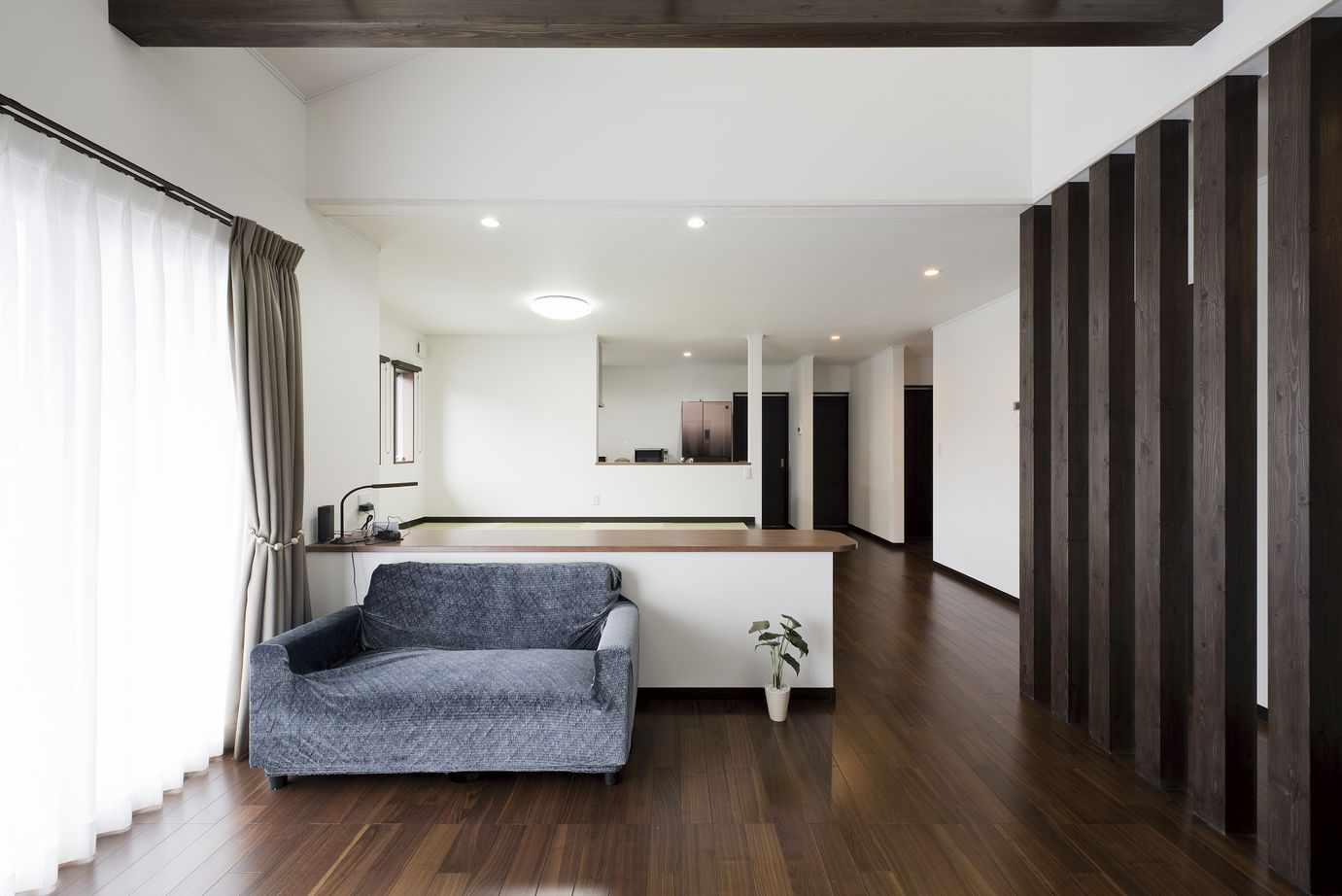 和奏建設〔わかなけんせつ〕 夏も冬もエアコン一台で快適に。家族がLDKに自然と集まる平屋の建築実例画像4