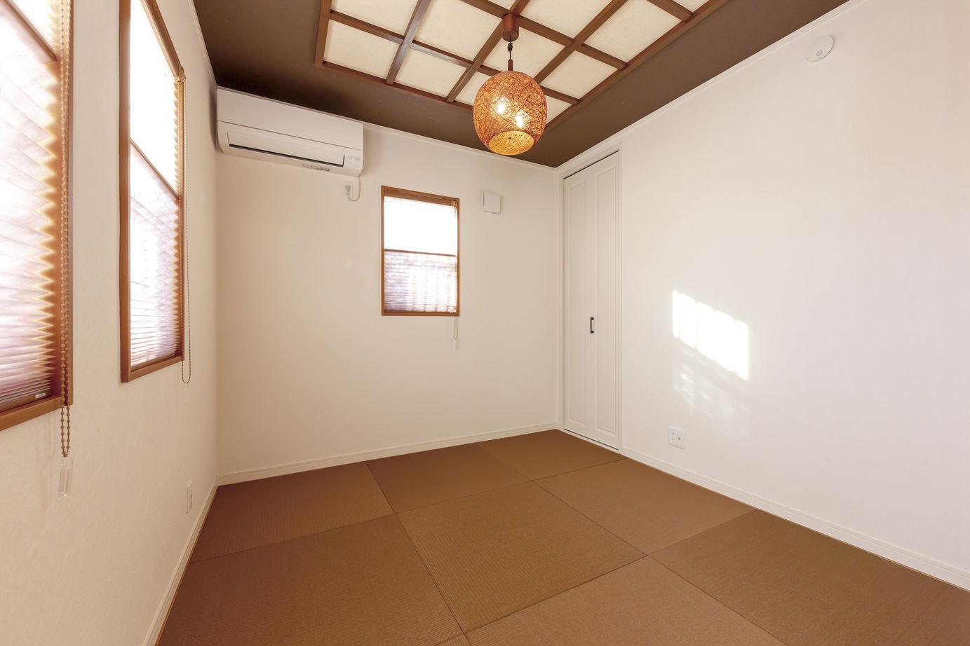 和奏建設〔わかなけんせつ〕 南仏テイストの可愛らしいデザインと快適な外張り断熱の家の建築実例画像4