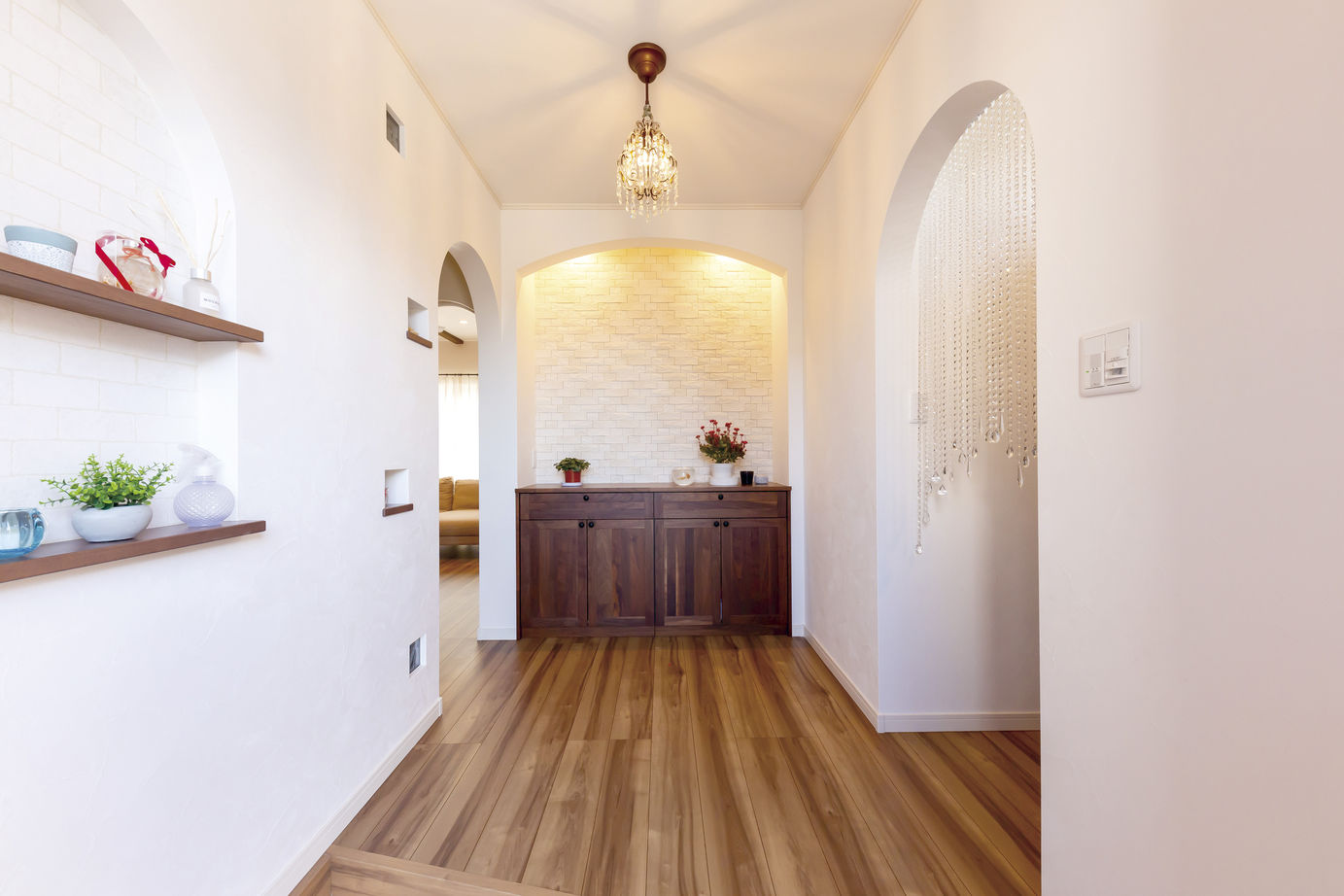 和奏建設〔わかなけんせつ〕 南仏テイストの可愛らしいデザインと快適な外張り断熱の家の建築実例画像6