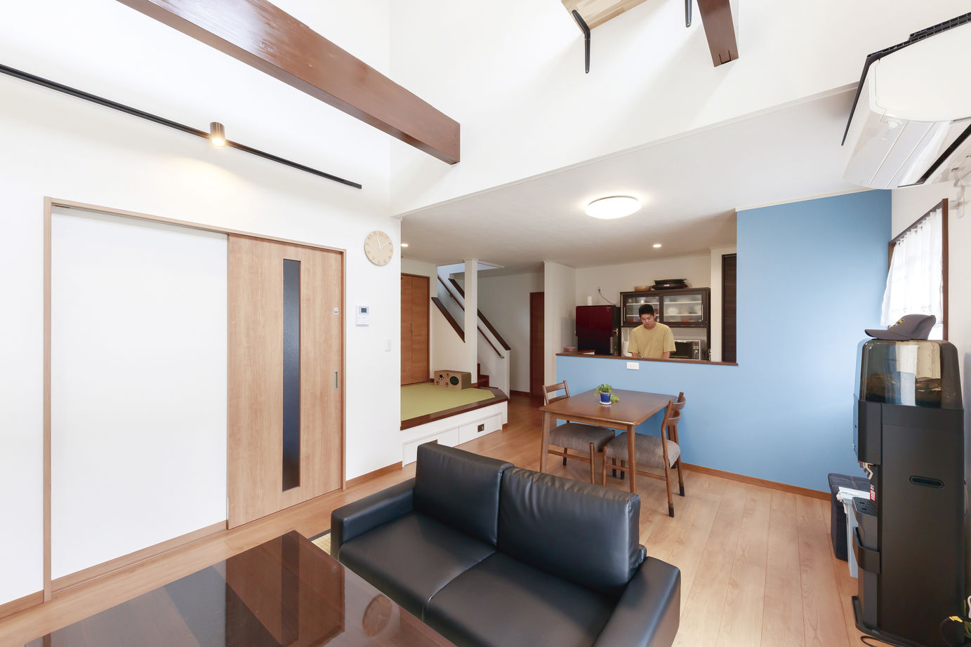 和奏建設〔わかなけんせつ〕 吹き抜けの開放感がお気に入り！猫と暮らす1年中快適な家の建築実例画像2