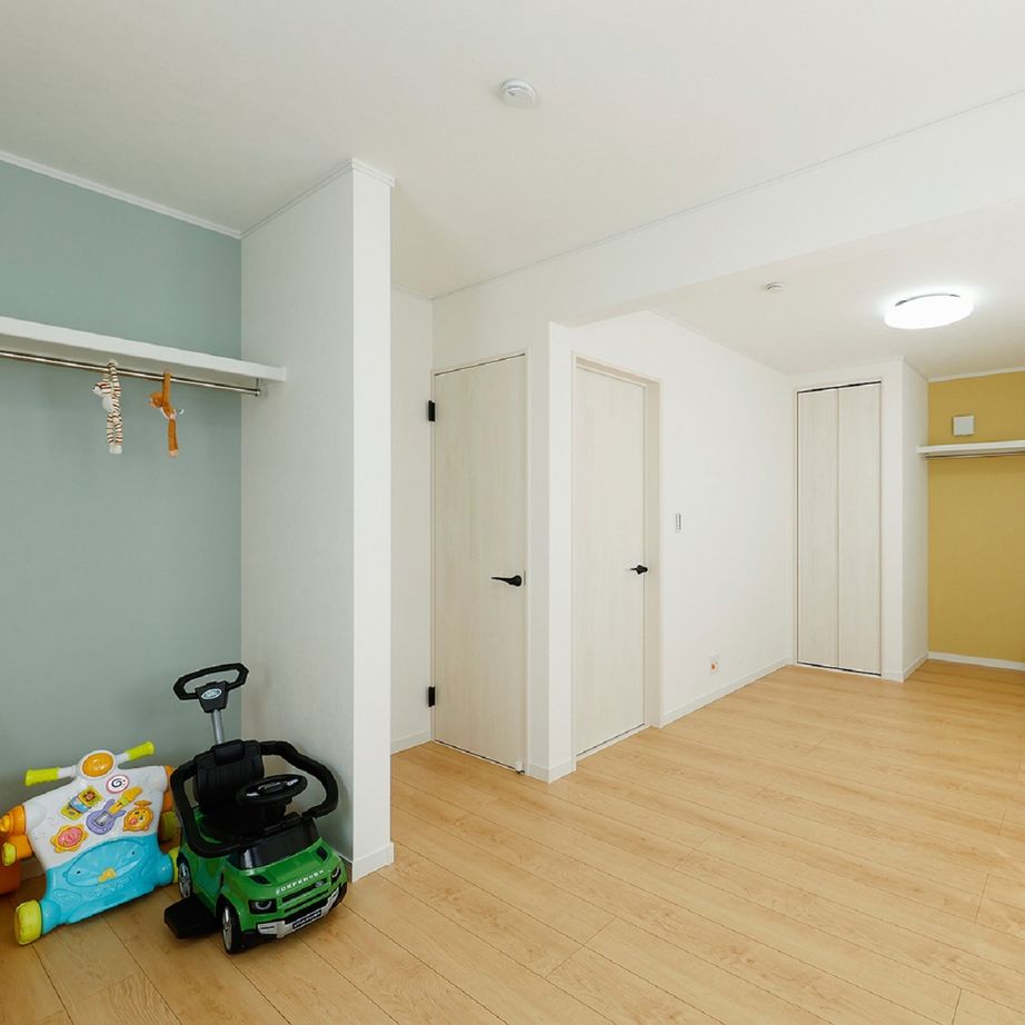 和奏建設〔わかなけんせつ〕 家事ラク&高性能で年中快適。愛車を眺めて寛げる家 / インナーガレージの建築実例画像8