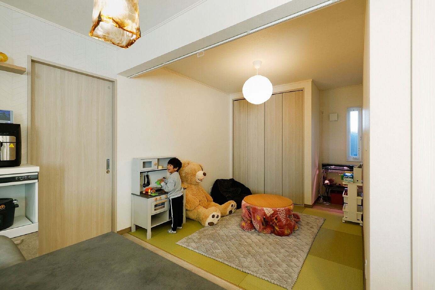 和奏建設〔わかなけんせつ〕 家族の団らんと家事効率を大切に。広がり空間でも外張り断熱で快適！の建築実例画像3