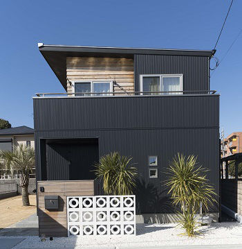 ファーストステージ　一級建築士事務所 【2500万円以下/リゾート＆アメリカン/設計士】黒のガルバリウムと木目がデザイン美の建築実例画像10