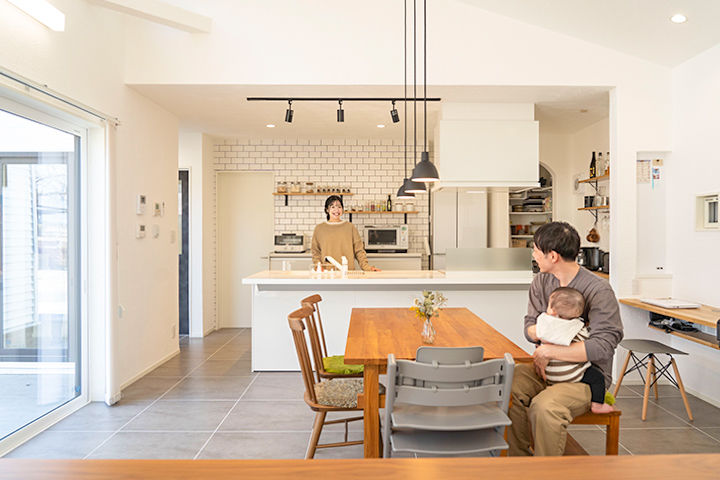 ファーストステージ　一級建築士事務所 【2000万円以下/設計士と1年/こだわり満載】キッチンを主役に設計した間取りの家の建築実例画像3