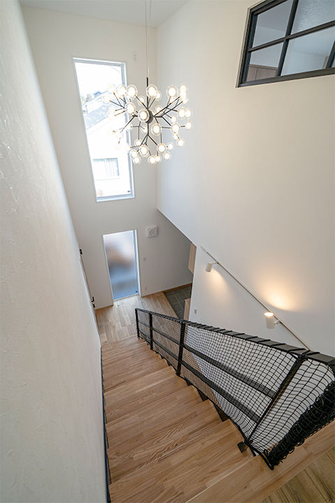 ファーストステージ　一級建築士事務所 【1800万円台/主役はアイランドキッチン/猫と暮らす】漆喰の壁に囲まれた快適LDKの家の建築実例画像8