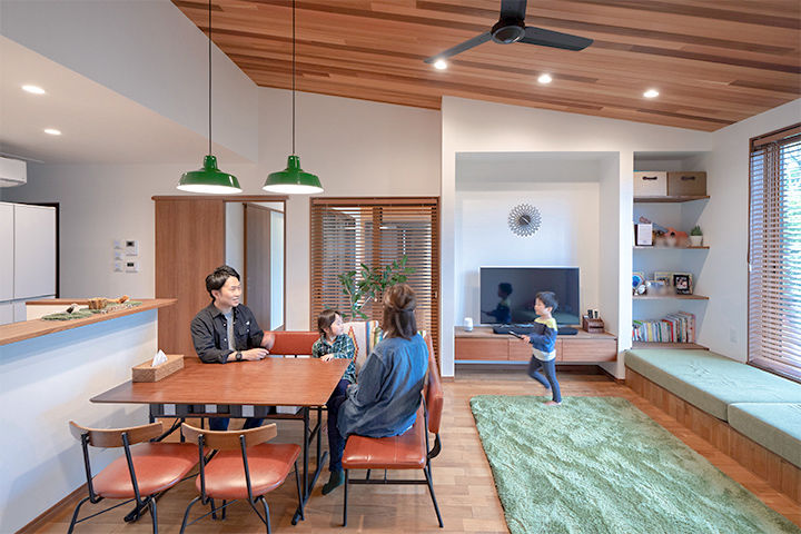 ファーストステージ　一級建築士事務所 【1900万台】外壁や室内に無垢材をふんだんに取り入れたナチュラルテイストの平屋の建築実例画像2