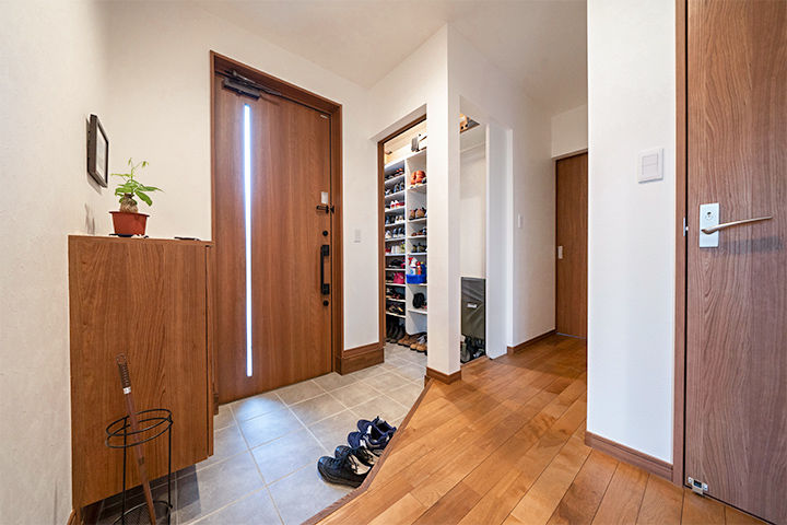 ファーストステージ　一級建築士事務所 【1900万台】外壁や室内に無垢材をふんだんに取り入れたナチュラルテイストの平屋の建築実例画像4