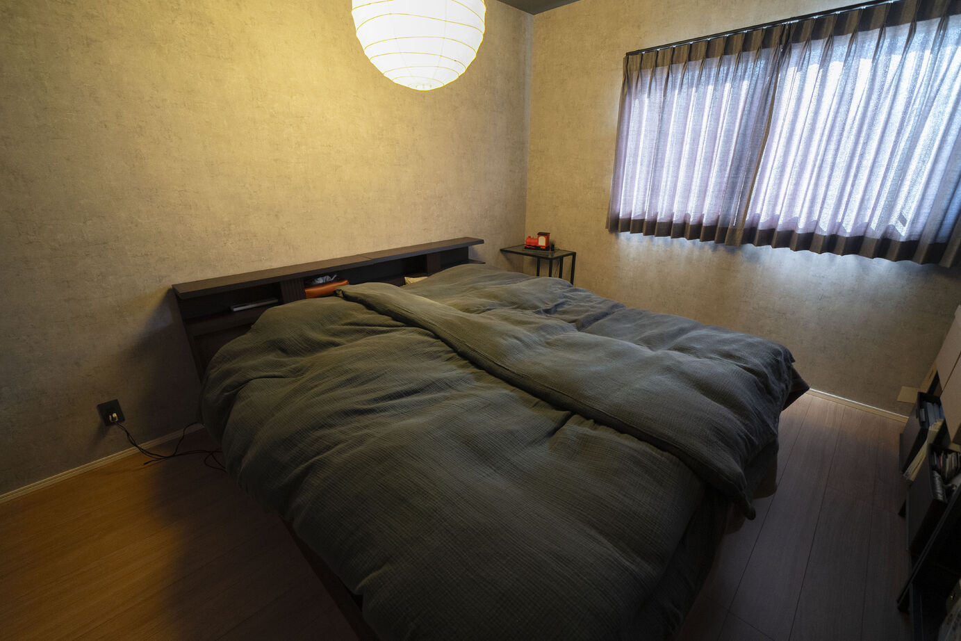 ファーストステージ　一級建築士事務所 【平屋31坪｜生活・プライべート空間を分けた間取り｜植物と暮らす土間空間】憧れをカタチにした勾配天井の建築実例画像7