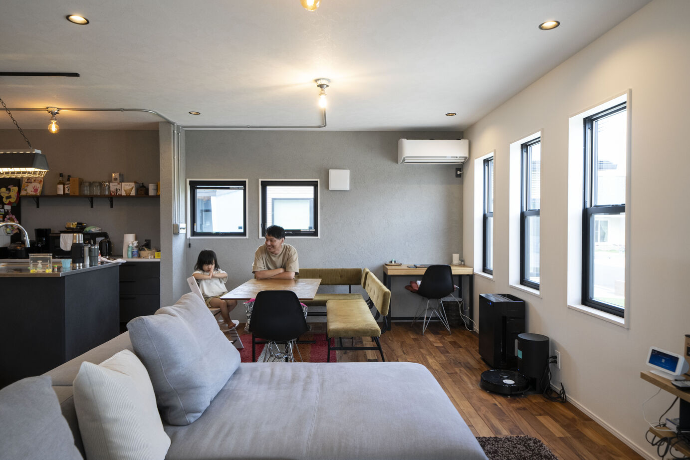 ファーストステージ　一級建築士事務所 土間とつながるリビングが心地よいL字型のおしゃれな平屋の建築実例画像3