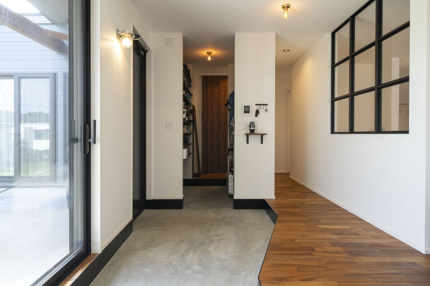 ファーストステージ　一級建築士事務所 土間とつながるリビングが心地よいL字型のおしゃれな平屋の建築実例画像5