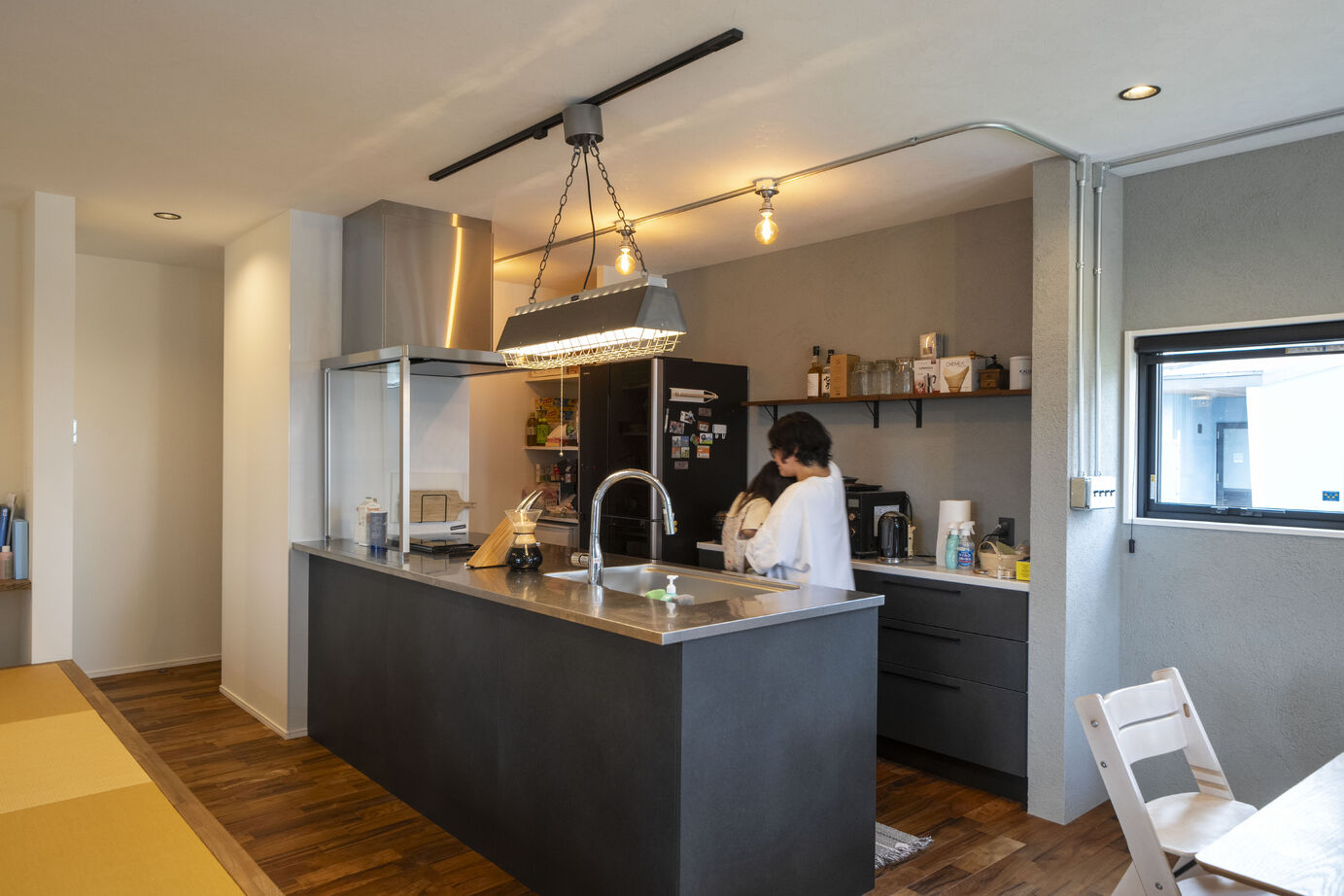 ファーストステージ　一級建築士事務所 土間とつながるリビングが心地よいL字型のおしゃれな平屋の建築実例画像6