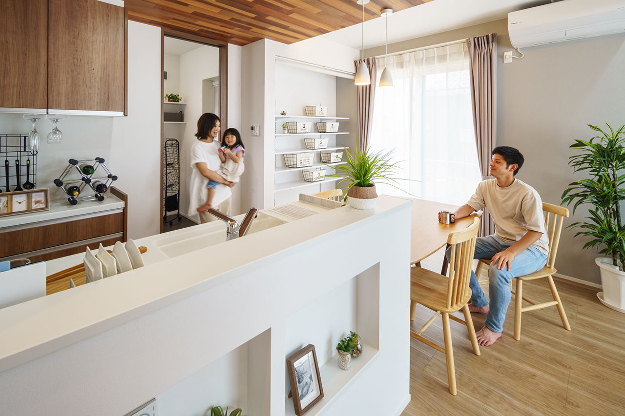 Yoshikawa architecture/吉川建築 【家事ラク動線｜ウッディテイスト｜適材適所の収納術｜造作家具】さまざまな工夫で子育ても楽しくの建築実例画像4