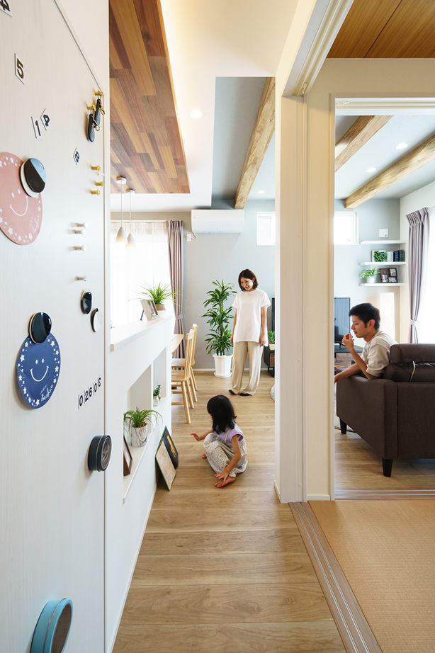 Yoshikawa architecture/吉川建築 【家事ラク動線｜ウッディテイスト｜適材適所の収納術｜造作家具】さまざまな工夫で子育ても楽しくの建築実例画像5