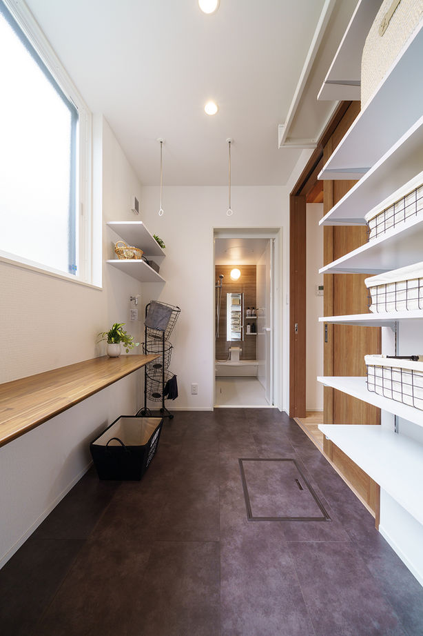 Yoshikawa architecture/吉川建築 【家事ラク動線｜ウッディテイスト｜適材適所の収納術｜造作家具】さまざまな工夫で子育ても楽しくの建築実例画像8