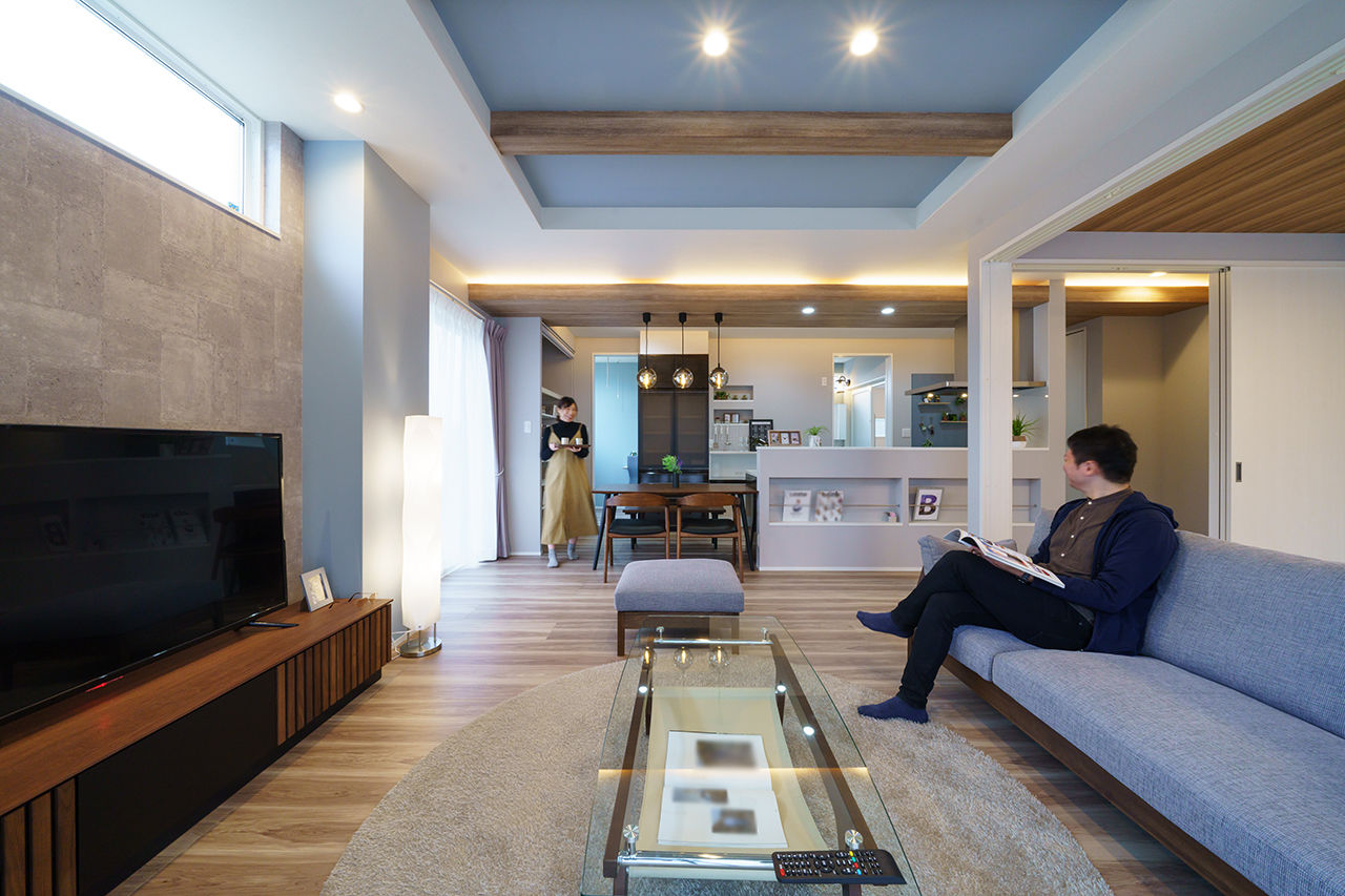 Yoshikawa architecture/吉川建築 【ゆとりの家事動線｜サンルーム｜収納充実｜シックなデザイン】水回りを直線上に配置し動線がスムーズの建築実例画像2