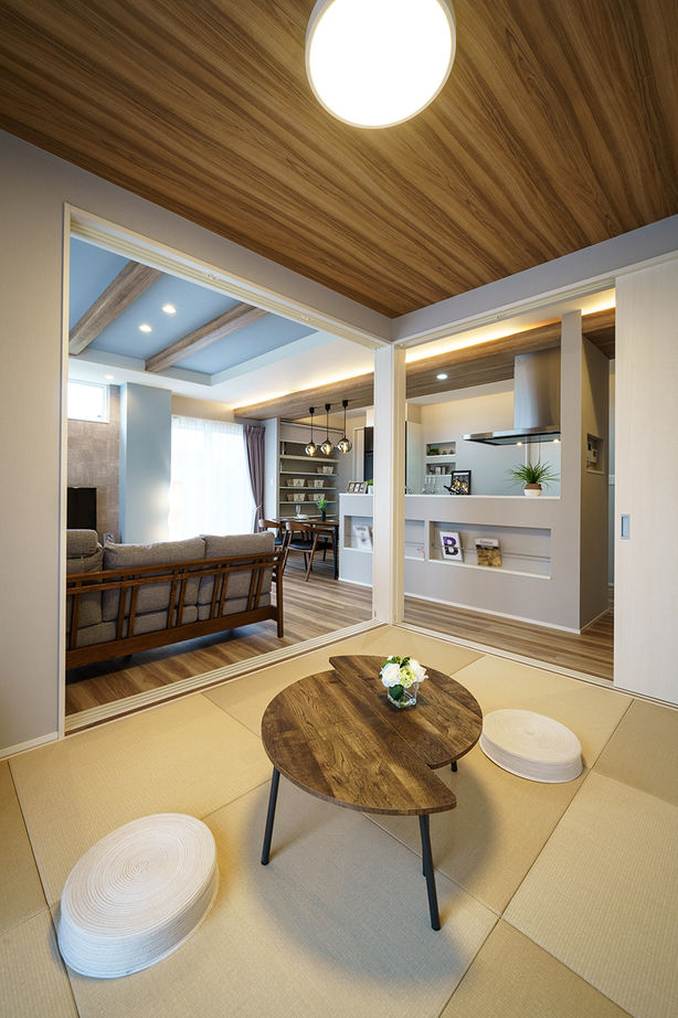 Yoshikawa architecture/吉川建築 【ゆとりの家事動線｜サンルーム｜収納充実｜シックなデザイン】水回りを直線上に配置し動線がスムーズの建築実例画像7