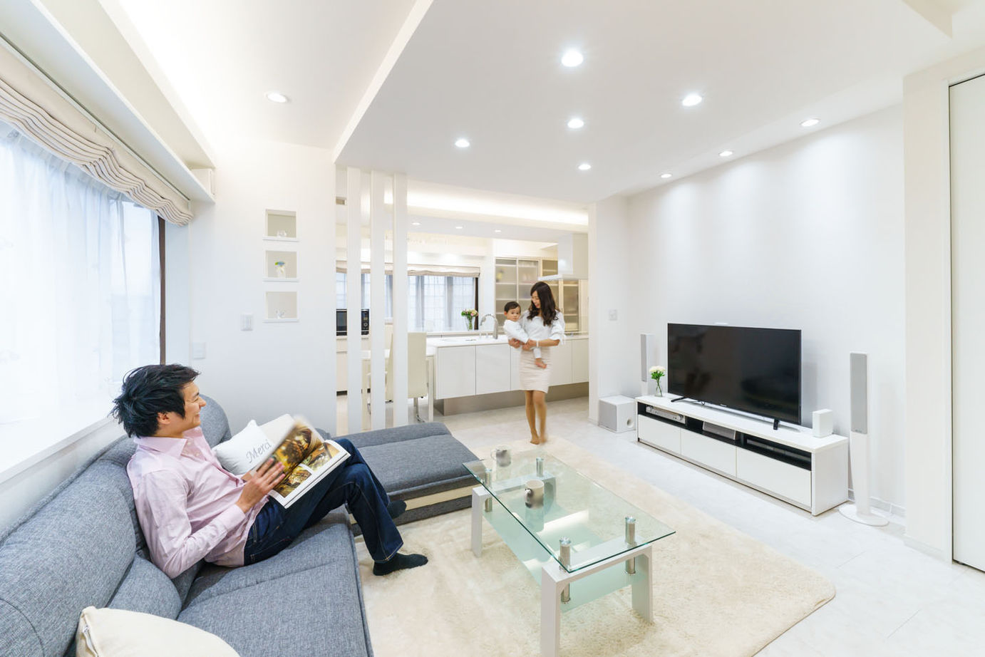 Yoshikawa architecture/吉川建築 【2000万円台/アイランドキッチン/ドレッシングルーム】開放感のあるクールホワイトの家の建築実例画像