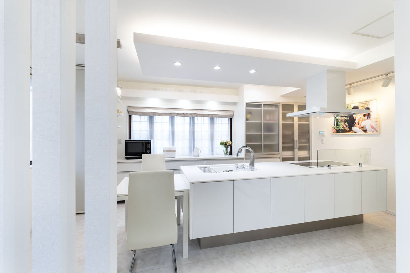 Yoshikawa architecture/吉川建築 【2000万円台/アイランドキッチン/ドレッシングルーム】開放感のあるクールホワイトの家の建築実例画像3