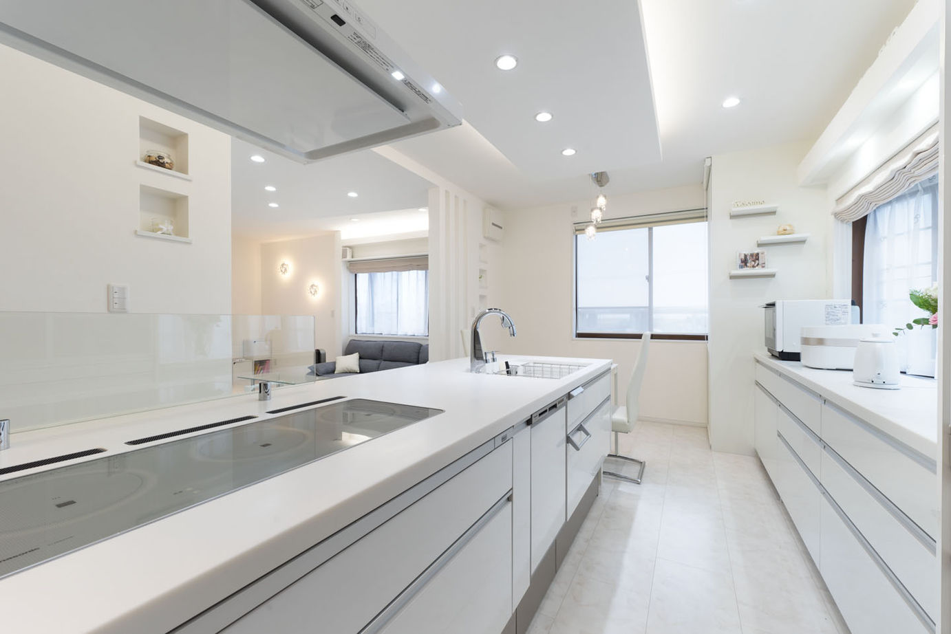 Yoshikawa architecture/吉川建築 【2000万円台/アイランドキッチン/ドレッシングルーム】開放感のあるクールホワイトの家の建築実例画像5