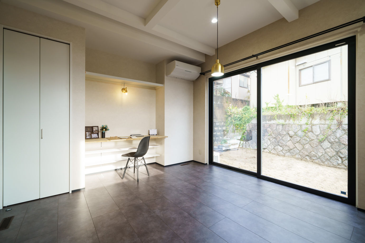 Yoshikawa architecture/吉川建築 【2000万円台/ヌック/収納充実】リビング階段、小上がりの畳みスペースで家族の時間を大切にする家の建築実例画像5