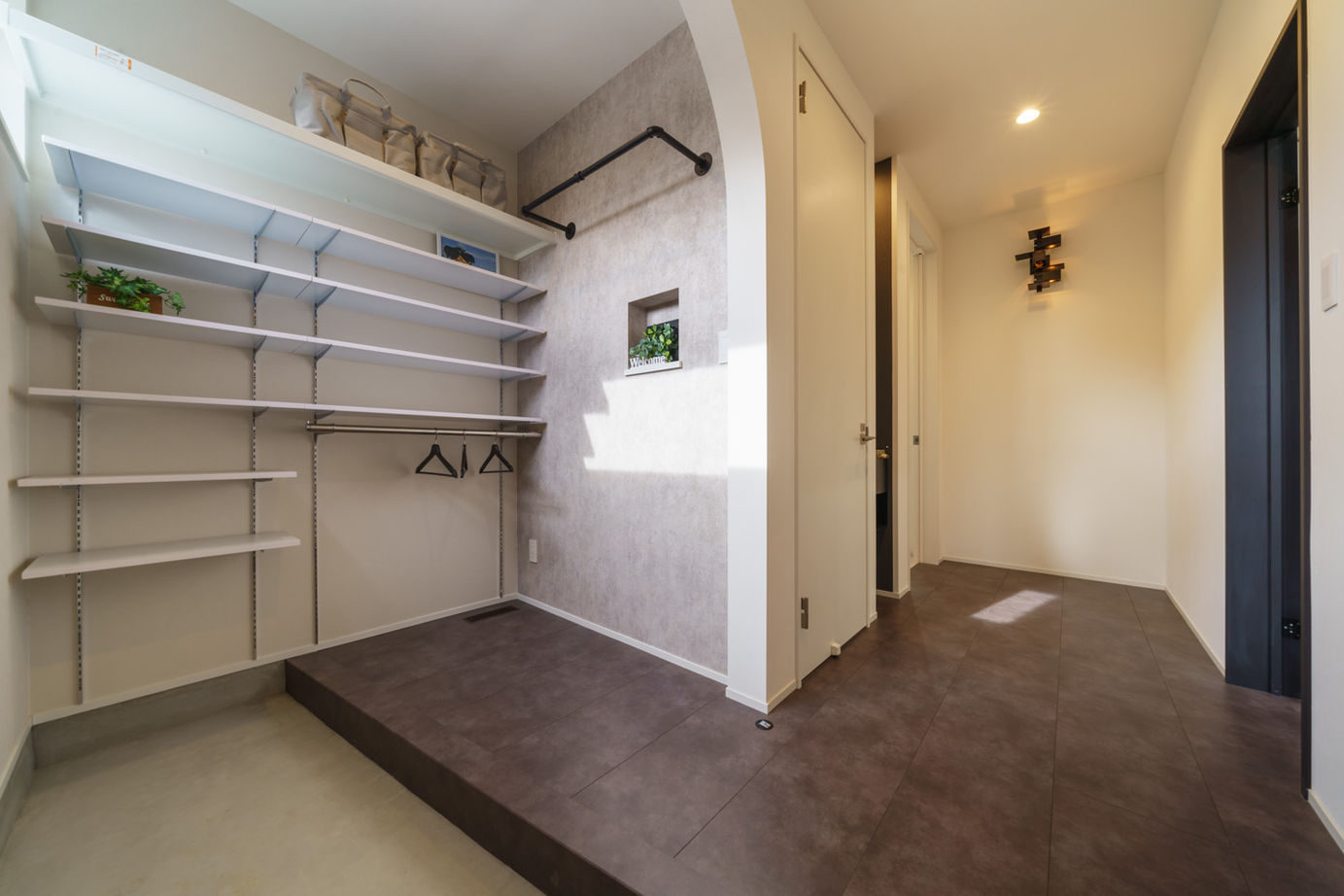 Yoshikawa architecture/吉川建築 【2000万円台/ヌック/収納充実】リビング階段、小上がりの畳みスペースで家族の時間を大切にする家の建築実例画像7