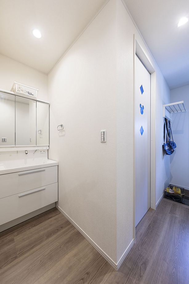 ヤマノ【埼玉県】 【1000万円台／狭小地／家事動線／間取図有】敷地を有効活用。シンプルモダンのスタイリッシュな家の建築実例画像3