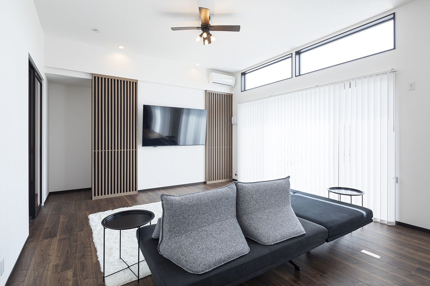 ヤマノ【埼玉県】 【平屋／ランドリースペース／間取図】多彩な素材が組み合わされたラグジュアリーな平屋の建築実例画像4