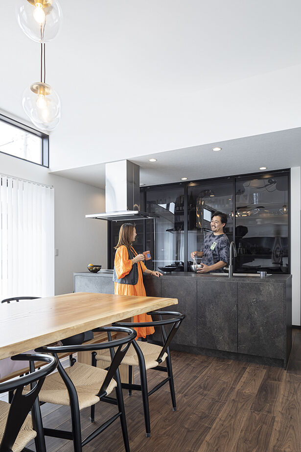 ヤマノ【埼玉県】 【平屋／ランドリースペース／間取図】多彩な素材が組み合わされたラグジュアリーな平屋の建築実例画像7