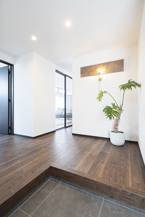 ヤマノ【埼玉県】 【平屋／ランドリースペース／間取図】多彩な素材が組み合わされたラグジュアリーな平屋の建築実例画像16