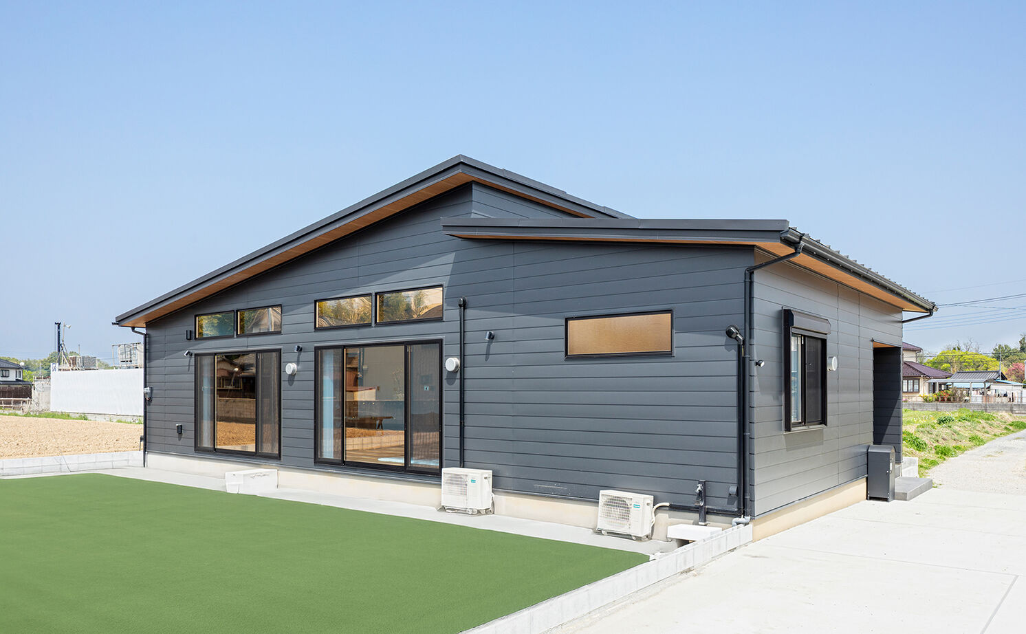 ヤマノ【埼玉県】 【平屋／ランドリースペース／間取図】多彩な素材が組み合わされたラグジュアリーな平屋の建築実例画像20